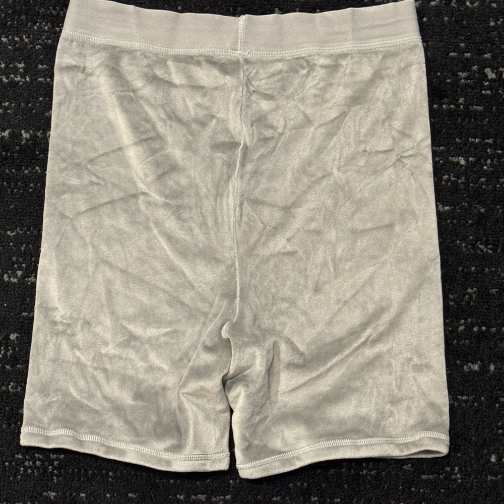 SKIMS Velour Biker Shorts - Picture 5 of 6